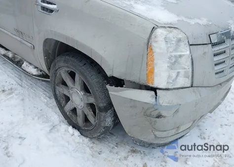 2007 Cadillac Escalade Standard z USA, uszkodzony, nr VIN 1GYFK63837R295670